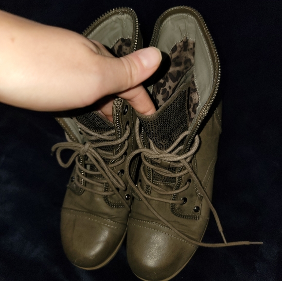 Women's combat ankle booties - Picture 6 of 12